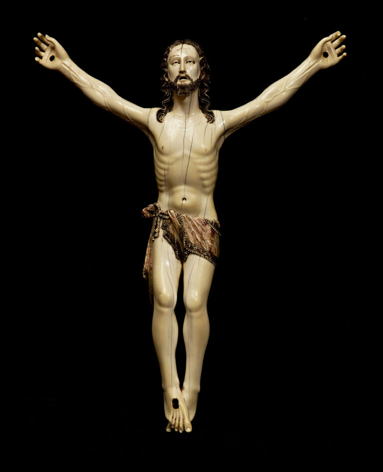 Cristo expirante indo-portugués en marfil tallado y policromado, Goa, finales del siglo XVII